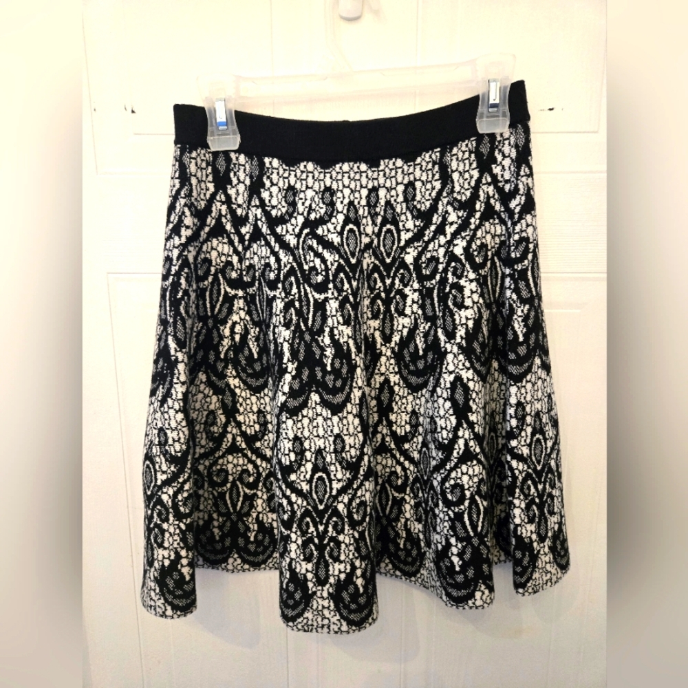 Cynthia Rowley Chic Black and White Lace Print Knit Skater Skirt- Small